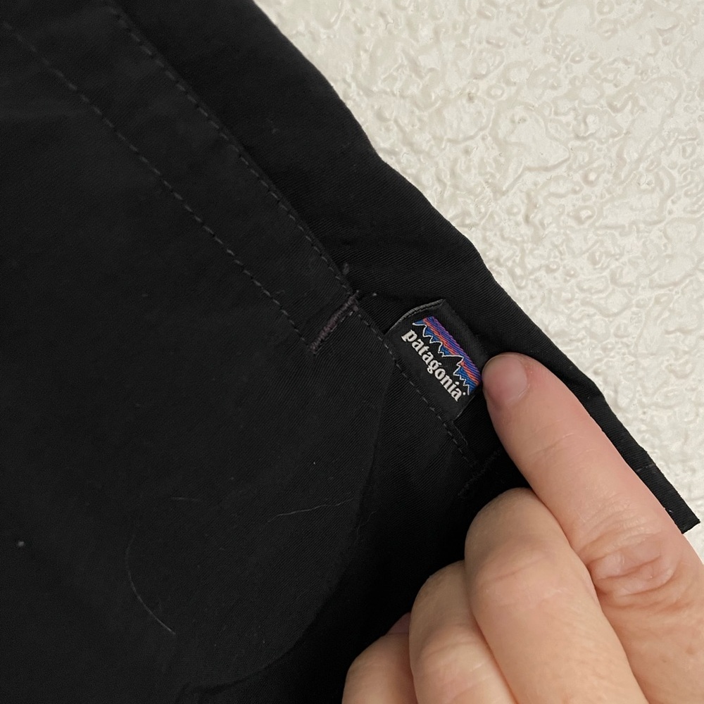 Patagonia Women’s Barely Baggies 2.5” Shorts XS Black - Picture 4 of 12